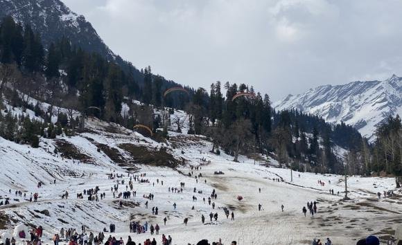 Loving Shimla Manali Taxi Package From Chandigarh